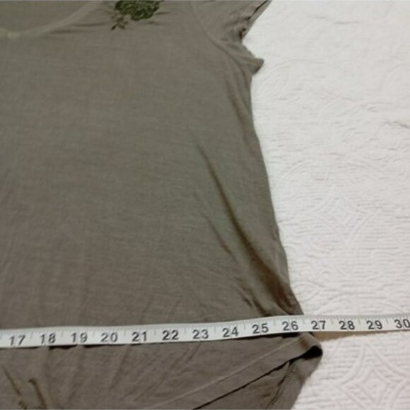 American Eagle Soft & Sexy Olive Green V-Neck Top XXL With Floral Embroidery - Picture 8 of 9